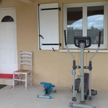 Holiday home Au Calme Sur Les Hauteurs De Terrasson-Lavilledieu