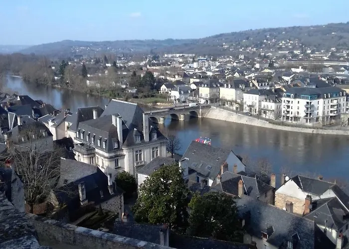 Дом отдыха Au Calme Sur Les Hauteurs De *